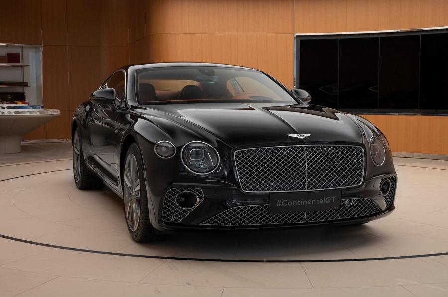  Bentley Continental GT 2020 года  (UAE) (фото 1 из 10)